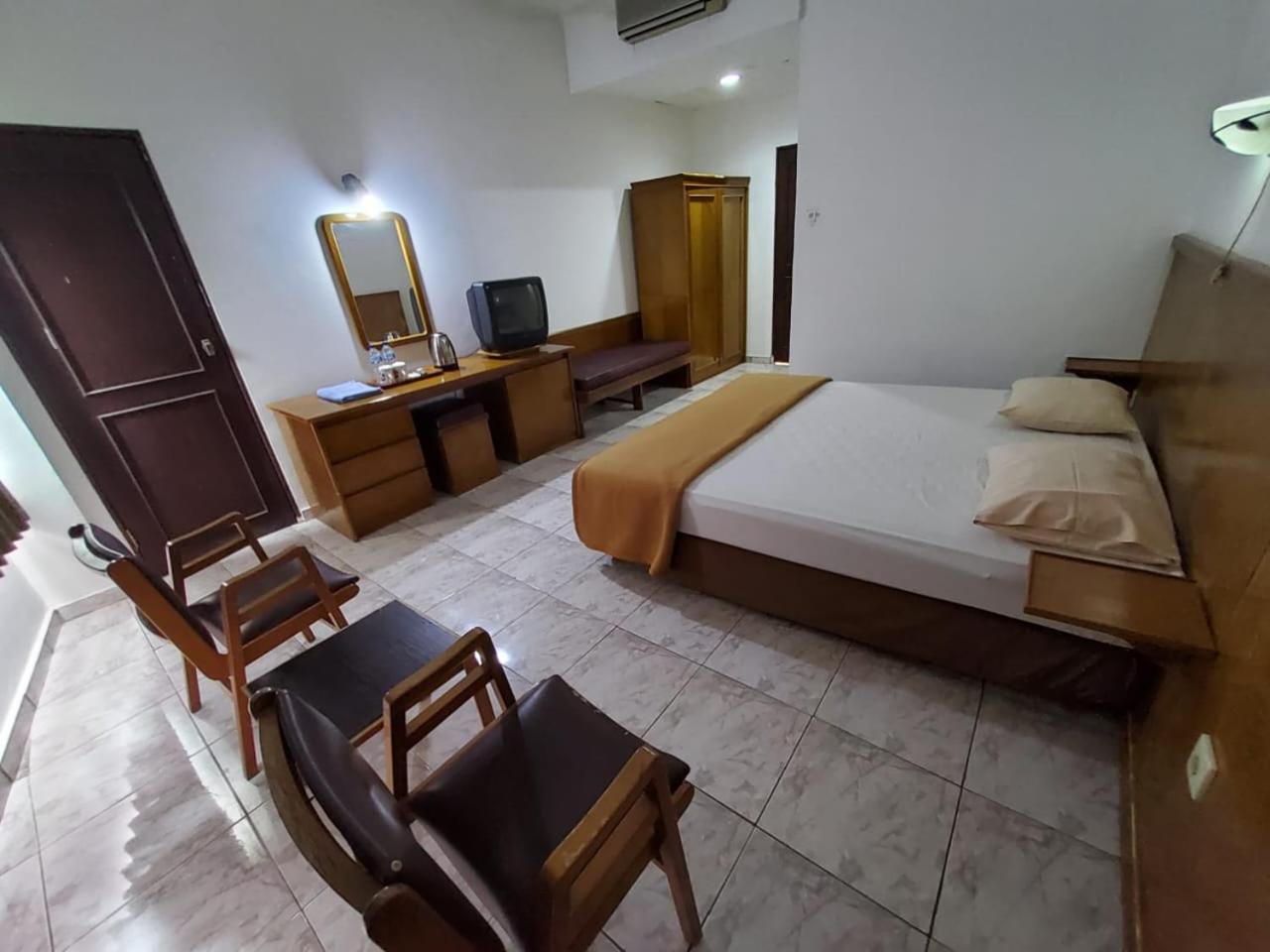 Hotel Kumala Samudra Cikakak Екстер'єр фото