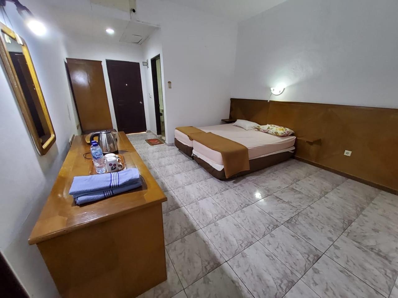 Hotel Kumala Samudra Cikakak Екстер'єр фото