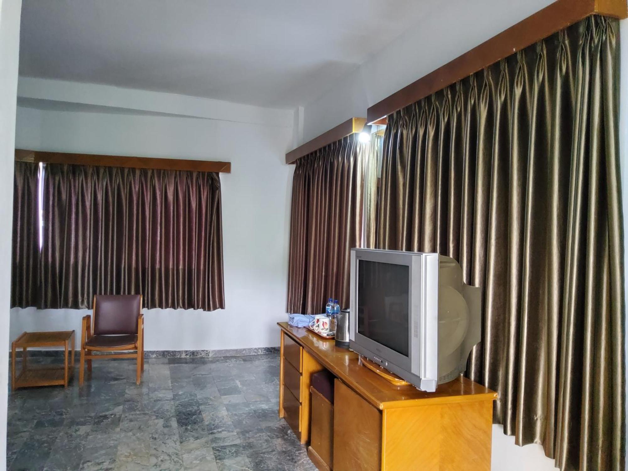 Hotel Kumala Samudra Cikakak Екстер'єр фото